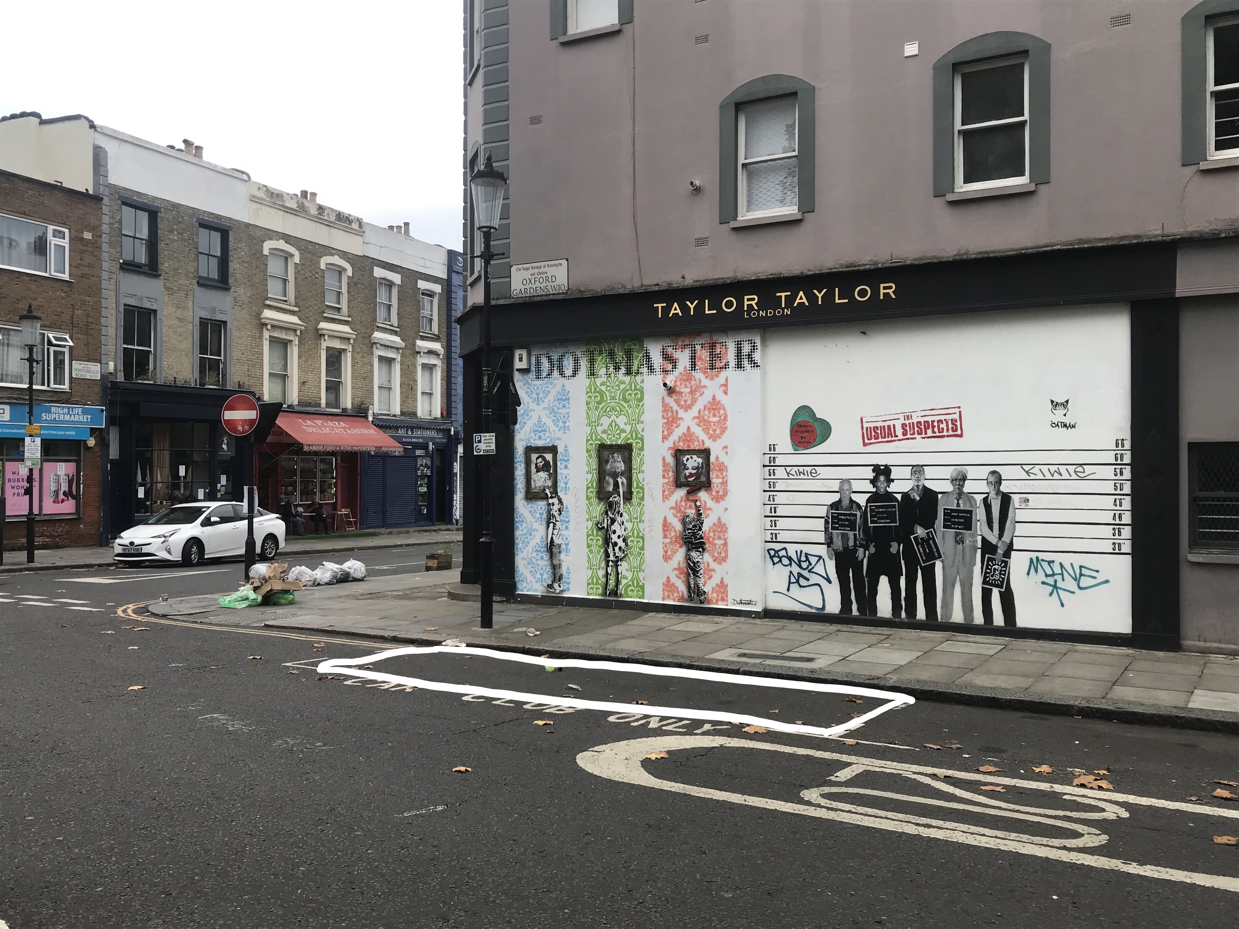 The proposed bay is on the carriageway outside the flank wall of 309 Portobello Road, situated in Oxford Gardens.